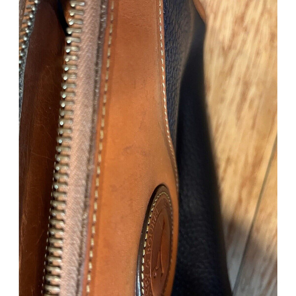 Dooney & Bourke USA Classic Crossbody Bag Pebble Gold Tone / Black Vintage - Picture 5 of 16